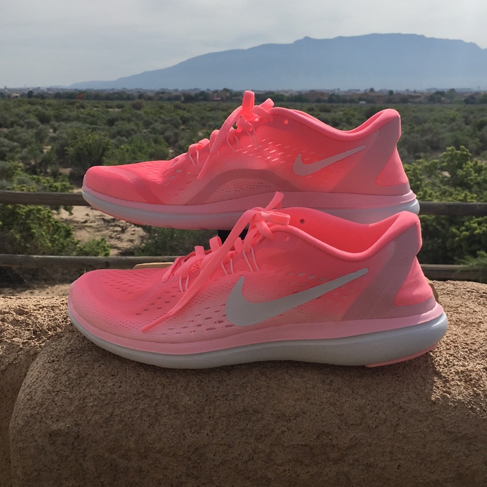 NWOT Women’s Nike Flex Run. - Picture 3 of 8